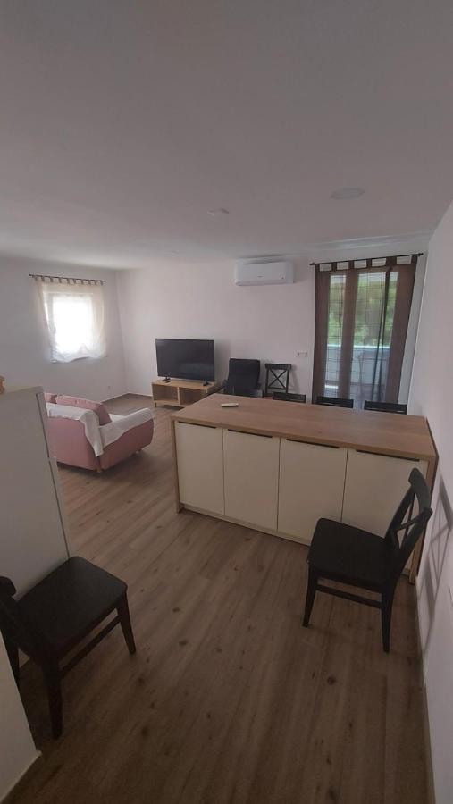 Apartmani Mlinar - Two Bedroom Apartment With Seaview Grebaštica Εξωτερικό φωτογραφία