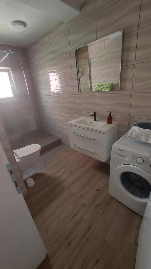 Apartmani Mlinar - Two Bedroom Apartment With Seaview Grebaštica Εξωτερικό φωτογραφία