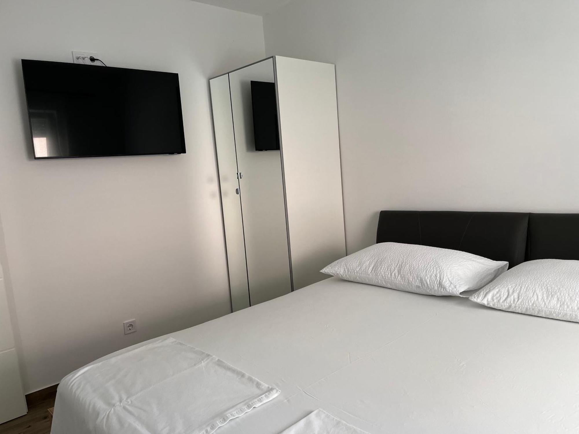 Apartmani Mlinar - Two Bedroom Apartment With Seaview Grebaštica Εξωτερικό φωτογραφία