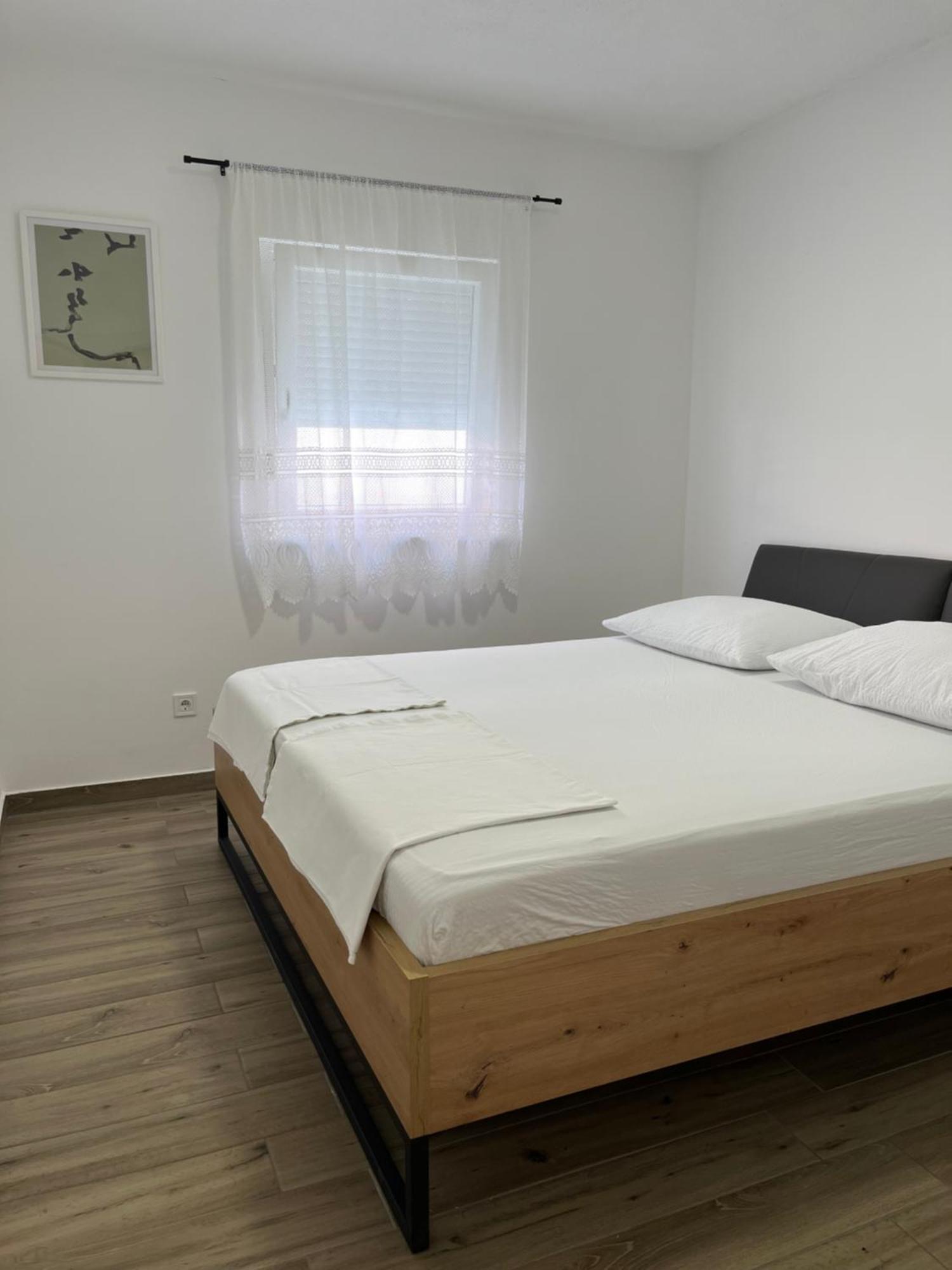 Apartmani Mlinar - Two Bedroom Apartment With Seaview Grebaštica Εξωτερικό φωτογραφία